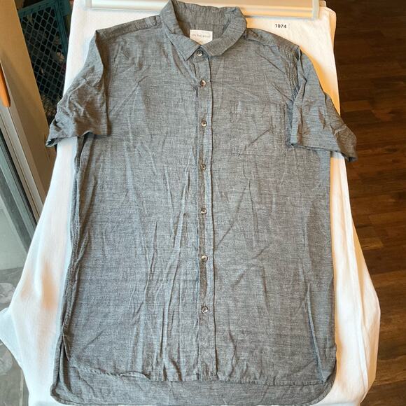 On The Byas Short Sleeve Button Down Shirt size L, Gray, Longer Length - Picture 1 of 9